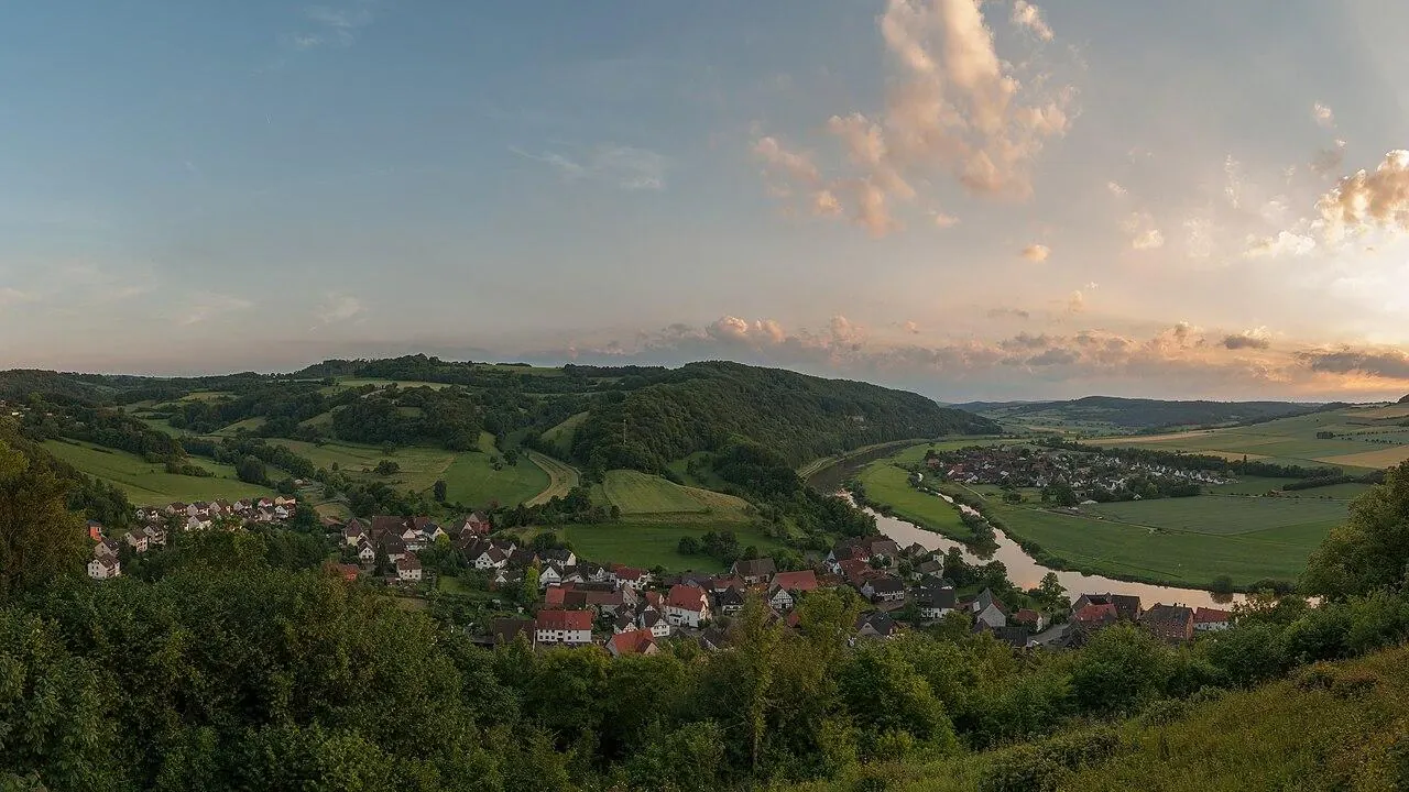 Abendblick über Rühle und die Weserschleife bei Pegestorf